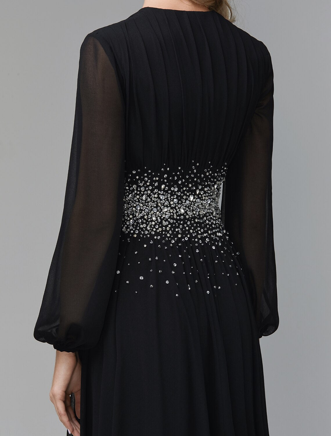 Floor-length A-line evening dress in chiffon with long sleeves and delicate sequin trim