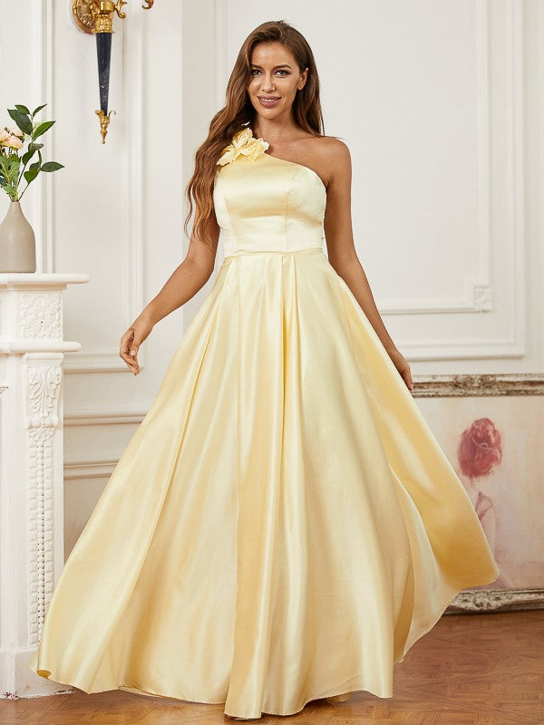 One-shoulder satin A-line floor-length prom dress with hand-made flower