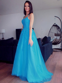 Sleeveless A-line prom dress in tulle with applique and sweep brush train