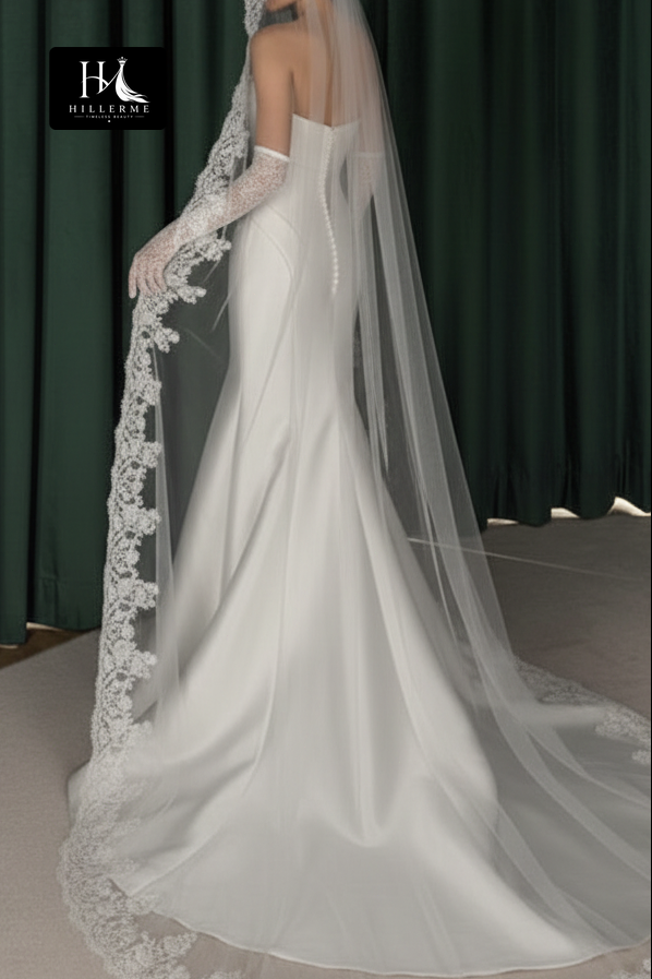 Elegant Strapless Trumpet Bridal Gown with Chapel Train