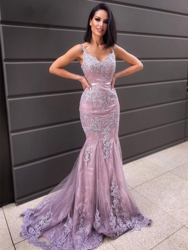 Front view of trumpet/mermaid sleeveless V-neck applique tulle prom dress with sweep train