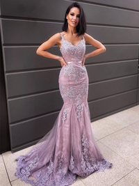 Front view of trumpet/mermaid sleeveless V-neck applique tulle prom dress with sweep train