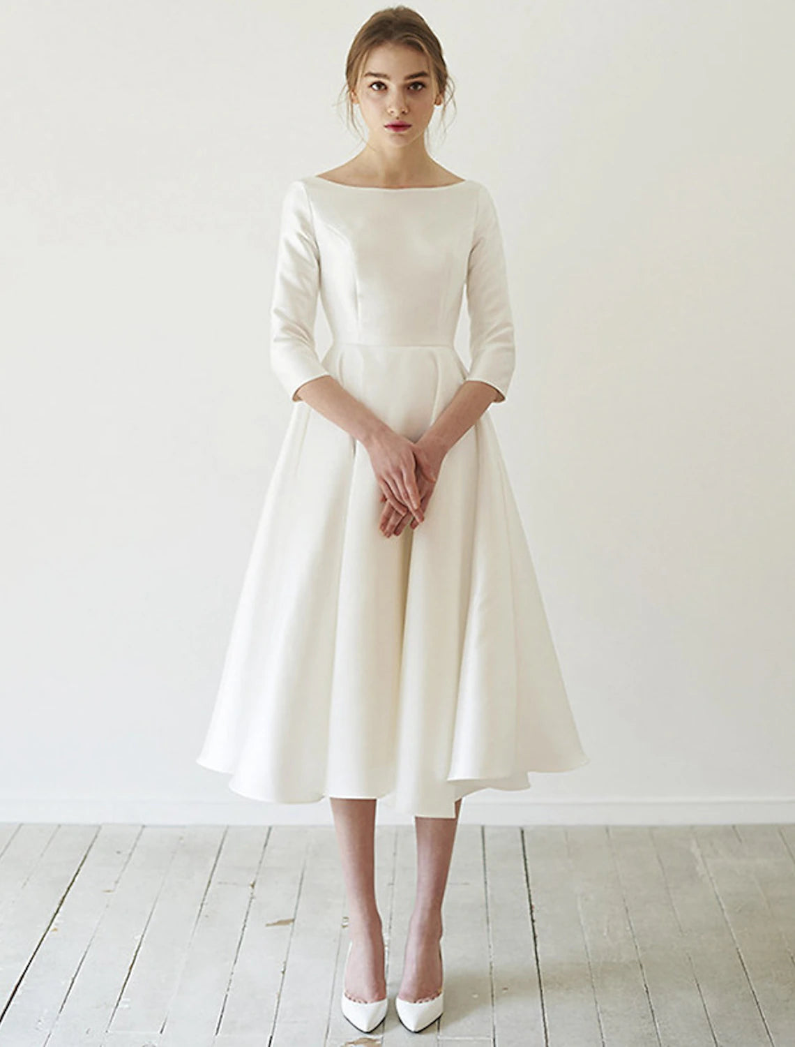 Vintage simple A-line wedding dress with appliques in Ivory