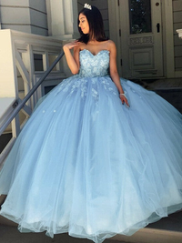 Sweetheart sleeveless tulle applique ball gown prom dress with sweep train