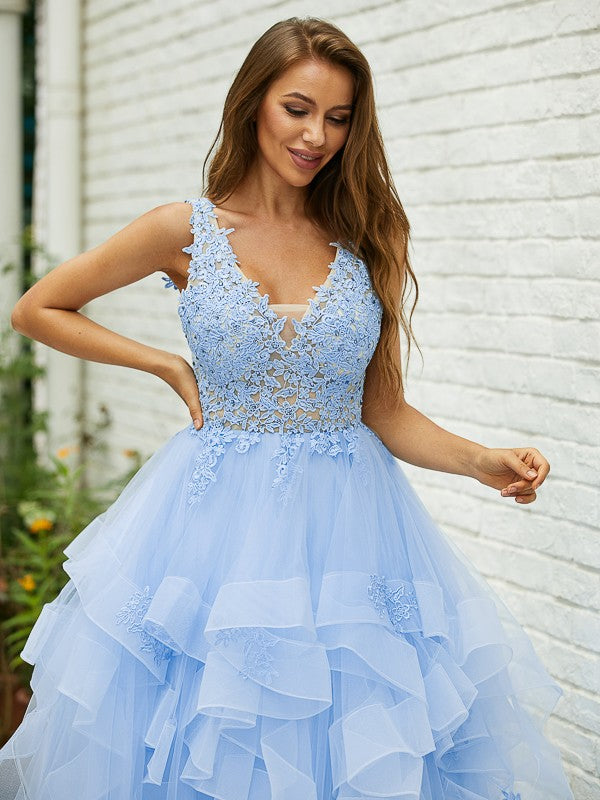 Sleeveless V-neck A-line tulle and lace floor-length prom dress