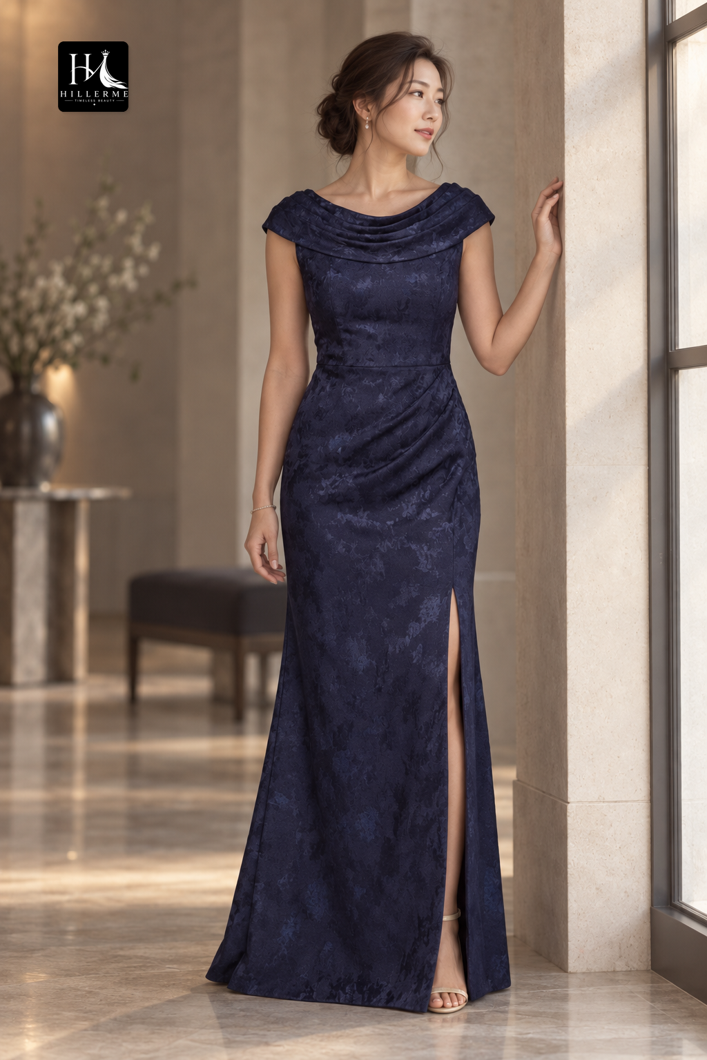 Floor-Length Mermaid Mother of the Bride Dress with Scoop Neckline and Side Slit in Jacquard Satin