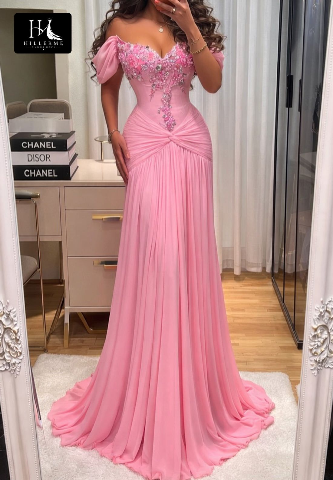 Formal Prom Dress with Sweetheart Neckline, Beaded Appliqués, and Sequined Chiffon Mermaid Silhouette
