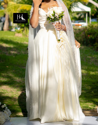 Sleeveless Off-Shoulder Satin A-Line Bridal Gown with Sweetheart Neckline and Train